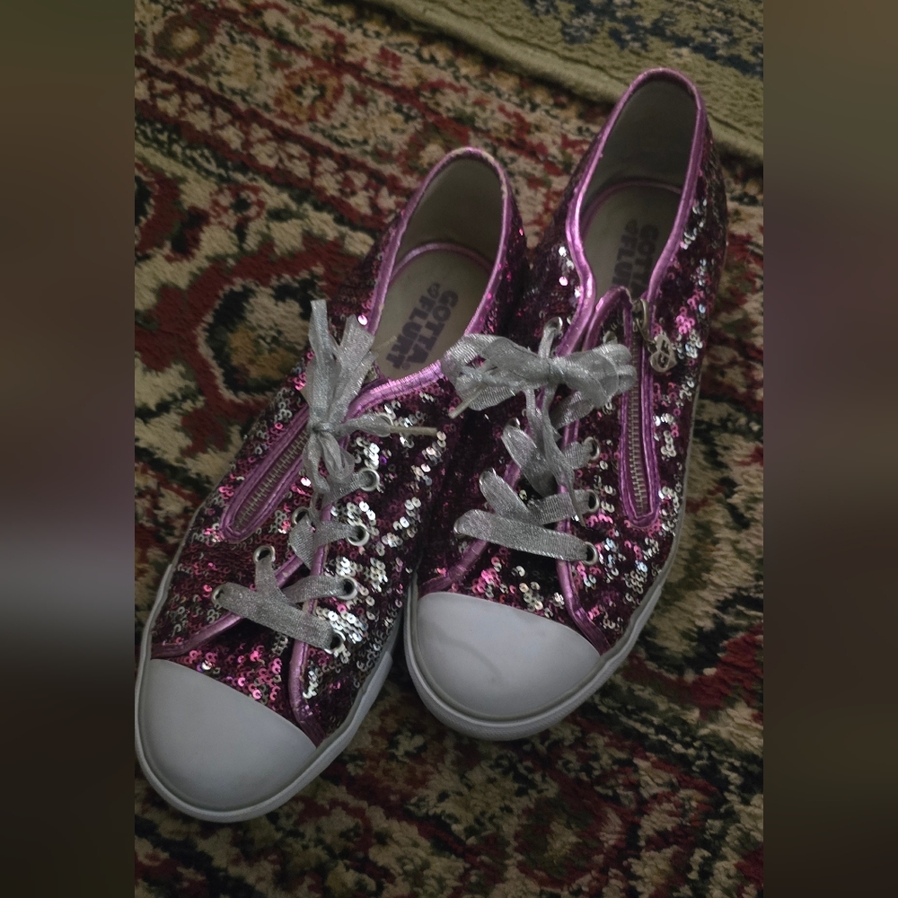 Gotta Flurt purple women's size 9 sequin shoes